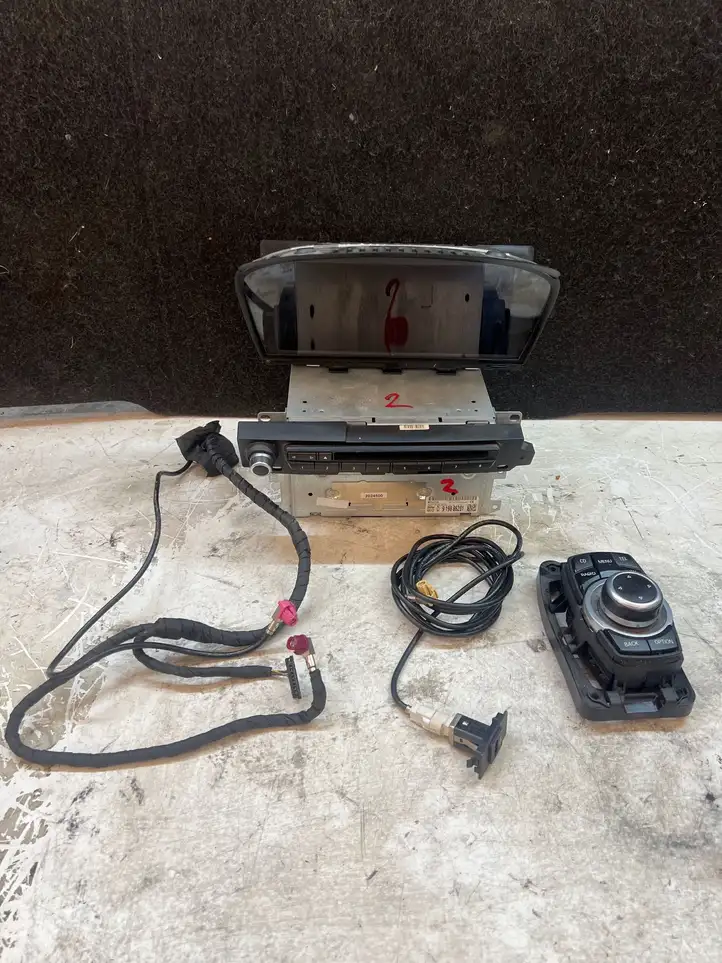 BMW 5 E60 E61   919886201 Радио/ проигрыватель CD/DVD / навигация