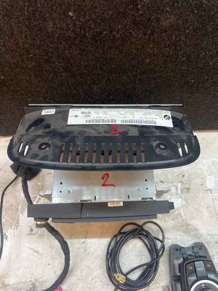 BMW 5 E60 E61   919886201 Радио/ проигрыватель CD/DVD / навигация