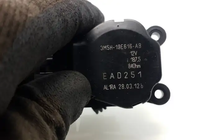 Ford Focus (2011 - 2015) 3M5H19E616AB Двигатель задвижки потока воздуха — фото 5