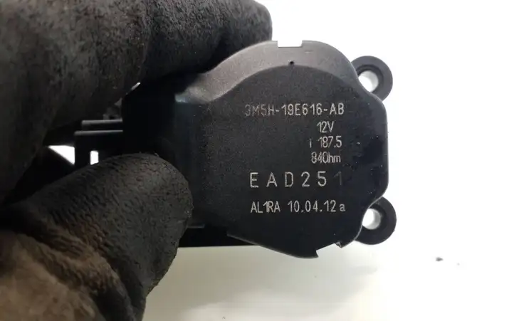 Ford Focus (2011 - 2015) 3M5H19E616AB Двигатель задвижки потока воздуха — фото 4