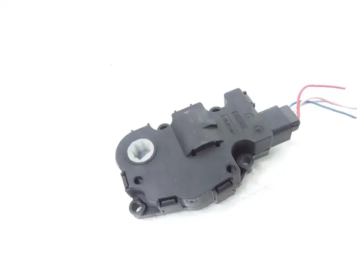 BMW 3 F30 F35 F31 (2012 - 2018)  412650750 Двигатель задвижки потока воздуха