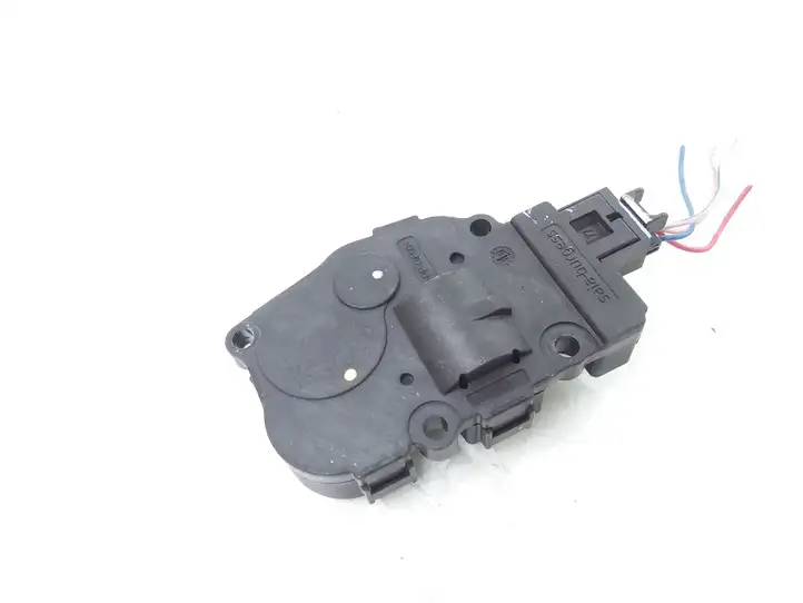 BMW 3 F30 F35 F31 (2012 - 2018)  412650750 Двигатель задвижки потока воздуха