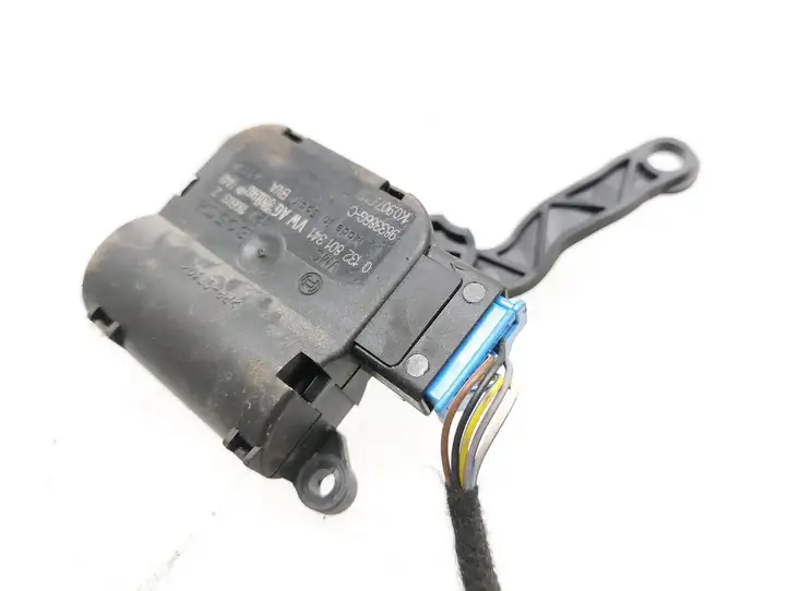 Audi A3/S3 8L (2000 - 2003) 1K0907511B Двигатель задвижки потока воздуха — фото 1