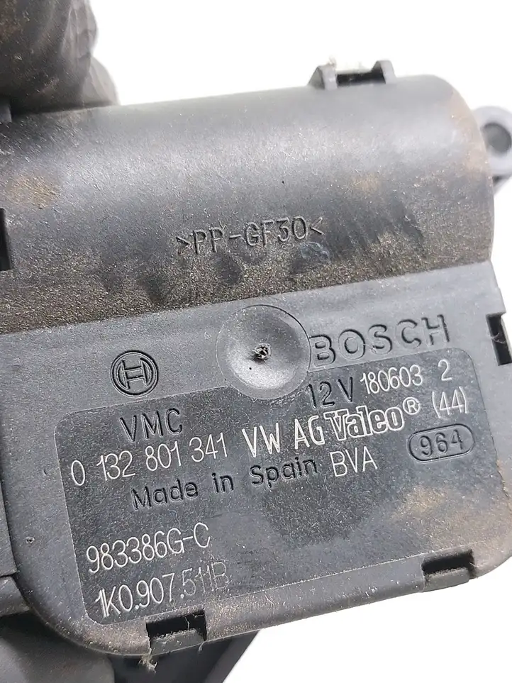 Audi A3/S3 8L (2000 - 2003) 1K0907511B Двигатель задвижки потока воздуха — фото 3