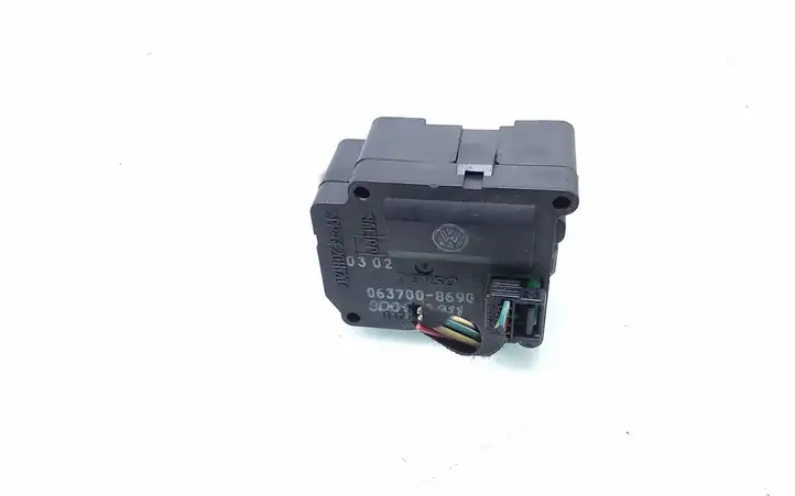Volkswagen Phaeton (2002 - 2008) 0637008690 Двигатель задвижки потока воздуха — фото 1