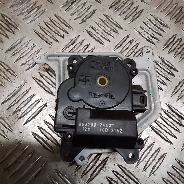 Toyota Corolla Verso E121 (2001 - 2004) 0637007440 Двигатель задвижки потока воздуха — фото 2