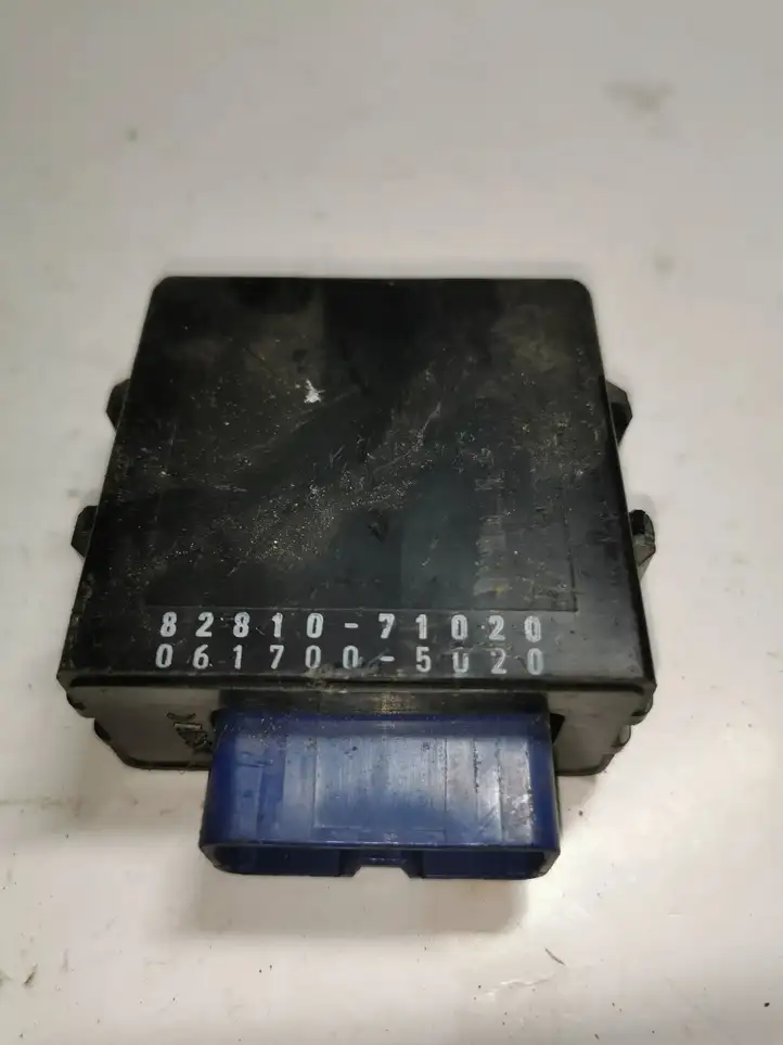 Toyota Hilux (AN10, AN20, AN30) (2004 - 2008) 8264212050 Реле дневных фонарей — фото 2