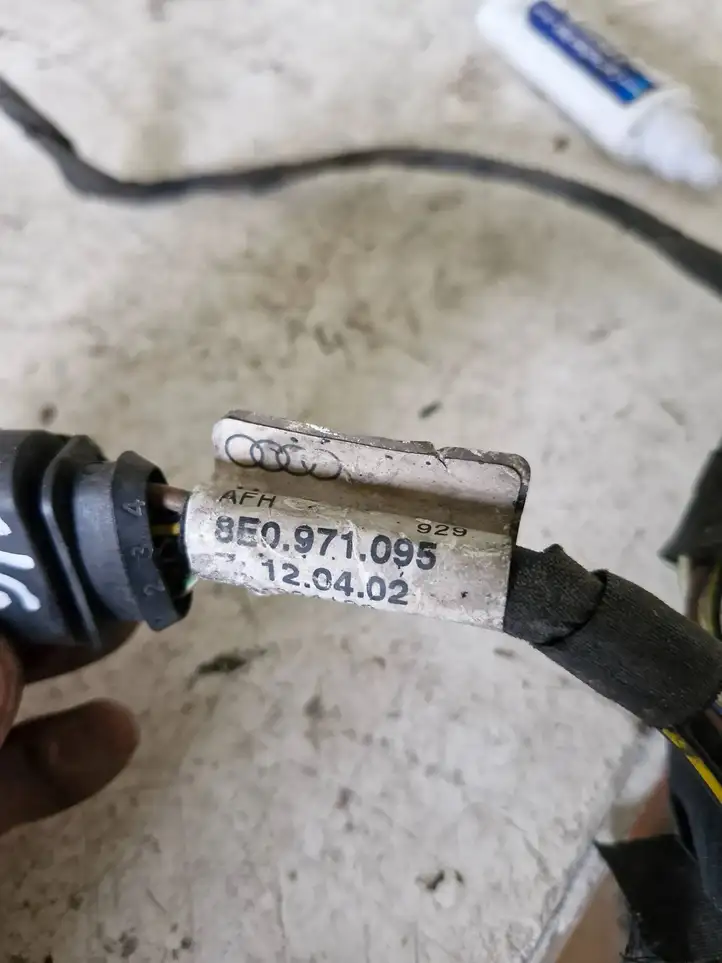 Audi A4 S4 B6 8E 8H (2000 - 2006) 8E0971095 Прочая электропроводка — фото 2