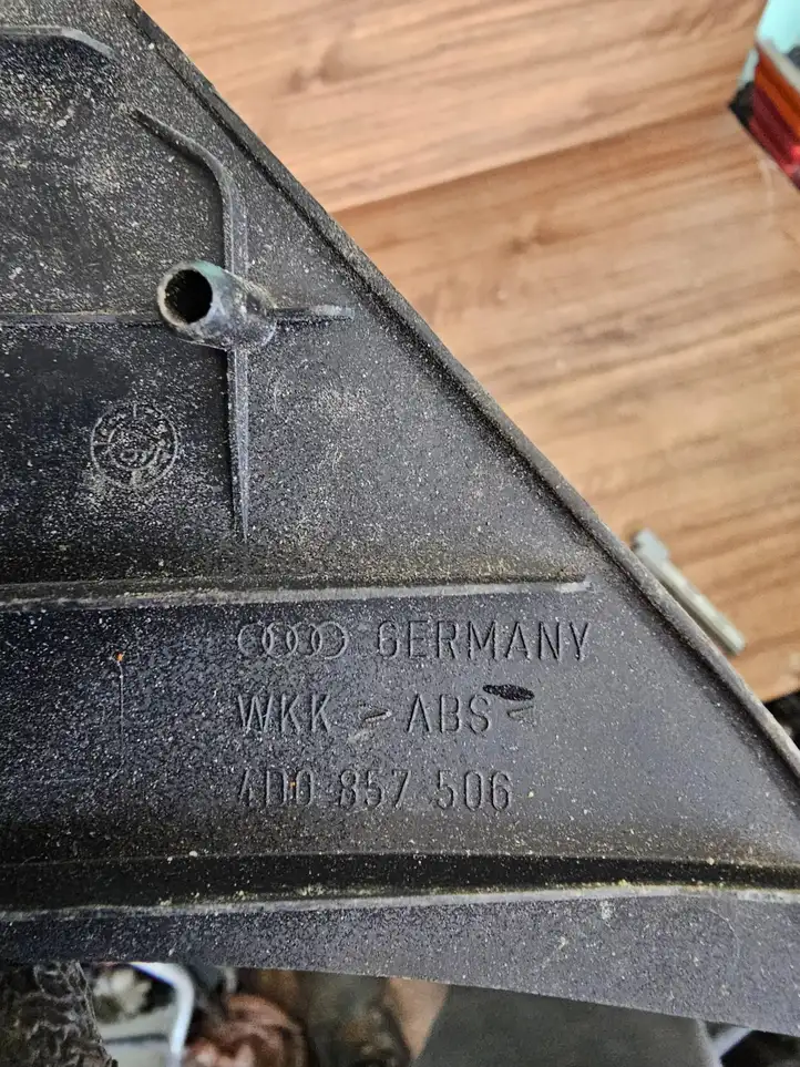 Audi A8 S8 D2 4D (1999 - 2002) 4D0857506 Прочие детали салона — фото 2