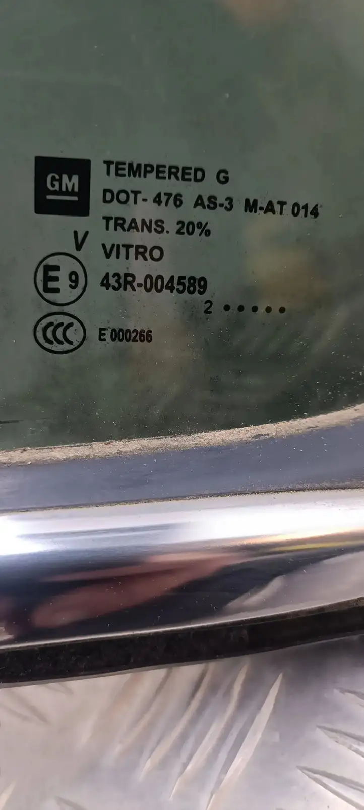 Chevrolet Trax (2007 - 2012) 43R004589 Форточка двери — фото 3