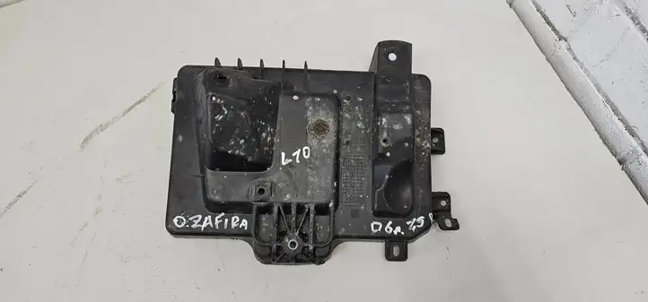 Opel Zafira B (2003 - 2006) 316778539 Площадка аккумулятора — фото 3