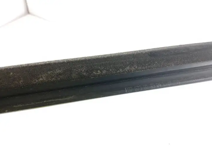 Mercedes-Benz E C207 W207 (2009 - 2017) 2076738304 Накладка заднего стекла — фото 5