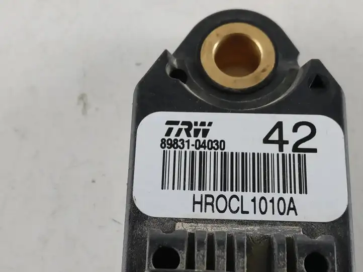 Toyota Tundra II (2009 - 2013) 8983104030 Датчик удара SRS — фото 2