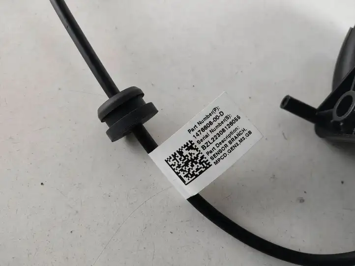 Tesla Model Y (2019 - 2024) 150551400D Крышка зарядного разъема — фото 2