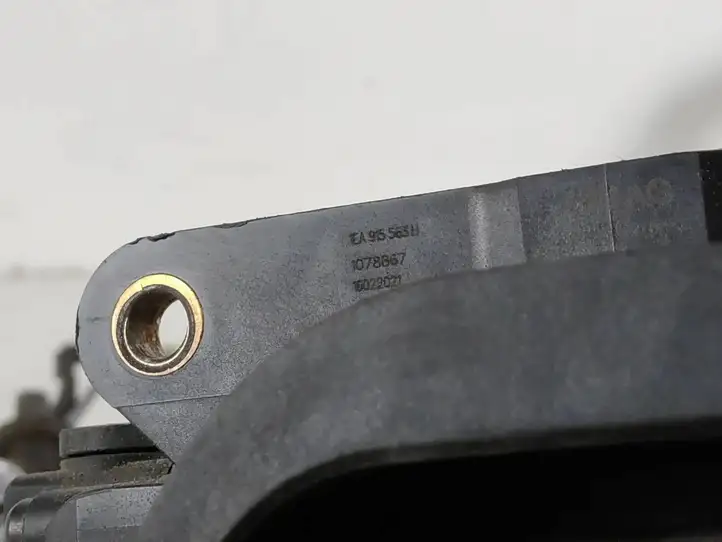 Volkswagen ID.3 (2019 - ) 1EA915563H Зарядный разъем электромобиля — фото 6