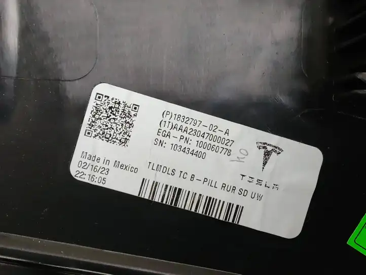 Tesla Model S (2021 - ) 183279702A Верхняя обшивка стойки B — фото 5