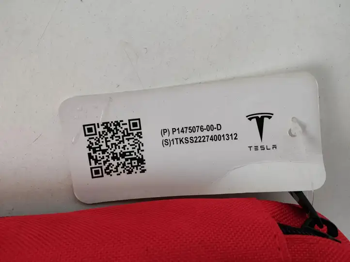 Tesla Model S (2021 - ) 147507600D Автомобильная аптечка — фото 3