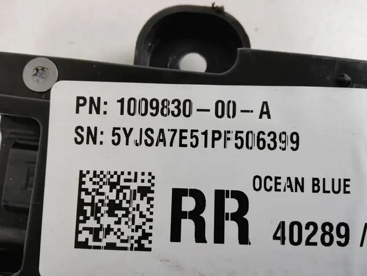 Tesla Model S (2021 - ) 100983000A Наружная ручка задней двери — фото 3