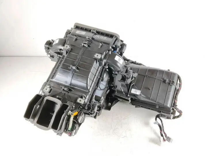Tesla Model S (2021 - ) 168888800E Комплект системы вентиляции салона — фото 5