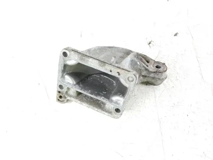 Mercedes-Benz R W251 (2005 - 2013) A1132232604 Кронштейн двигателя — фото 2