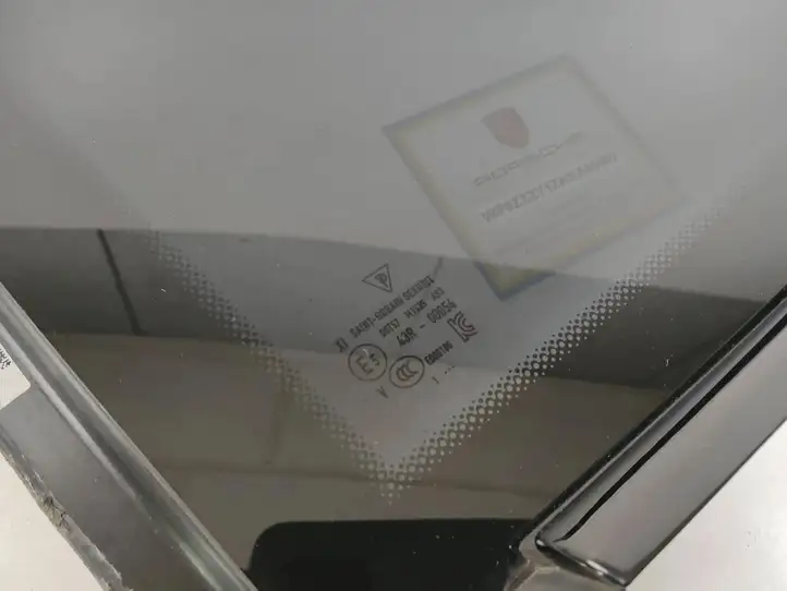 Porsche Taycan 9J1 (2019 - ) 9J0845297AS Заднее боковое стекло — фото 2