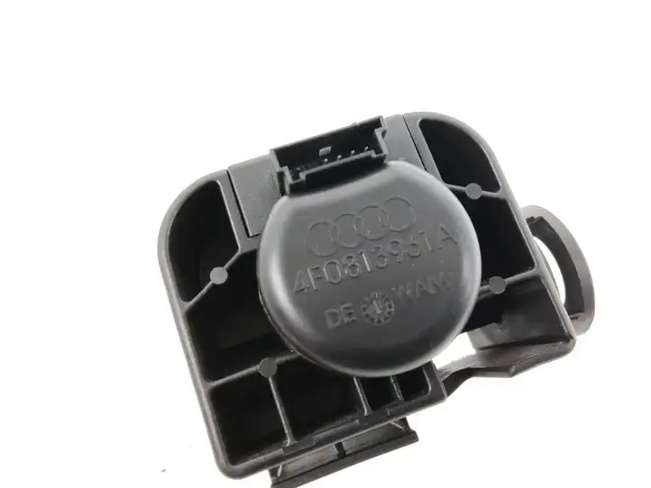 Audi A6 Allroad C6 (2008 - 2011) 4F0813961A Кнопка фаркопа в багажнике — фото 3