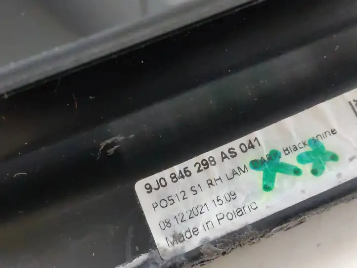 Porsche Taycan 9J1 (2019 - ) 9J0845298AS Заднее боковое стекло — фото 3