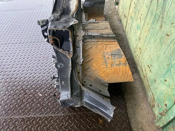 Porsche Taycan 9J1 (2019 - ) Порог кузова — фото 4