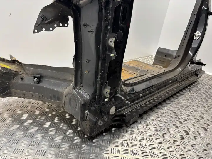 Porsche Taycan 9J1 (2019 - ) Порог кузова — фото 4