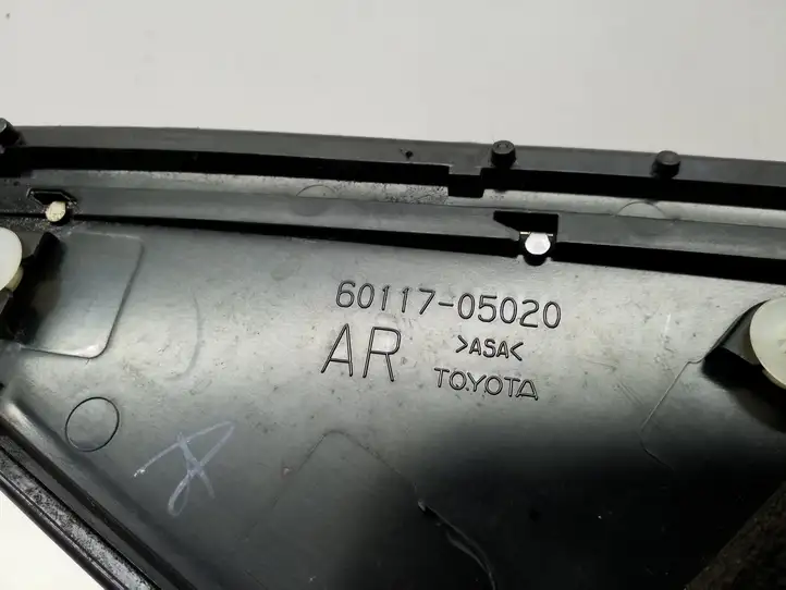 Toyota Avensis T270 (2009 - 2012) Накладка крыла — фото 3