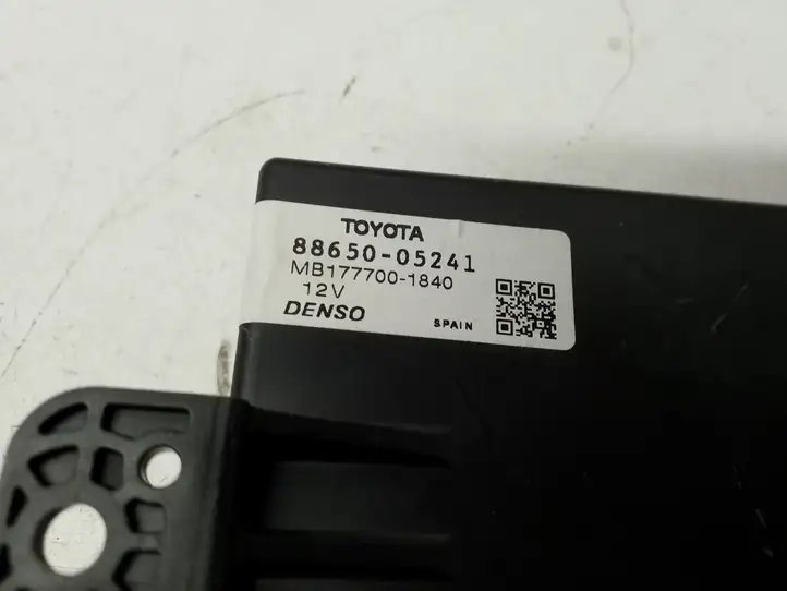 Toyota Avensis T270 (2009 - 2012) MB1777001840 Блок управления кондиционером — фото 3