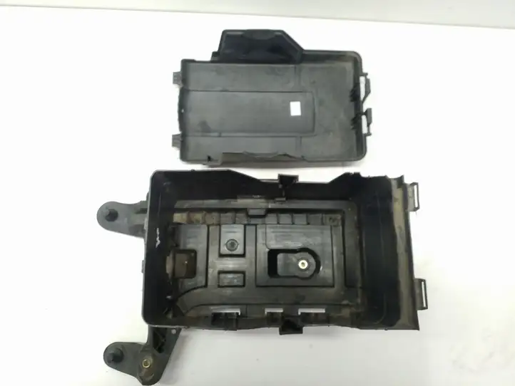 Volkswagen Tiguan (2011 - 2016) 3C0915443A Ящик аккумулятора — фото 4