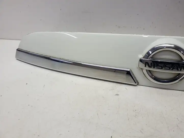 Nissan Juke I F15 (2010 - 2018) 908681KR6A Подсветка номера — фото 4