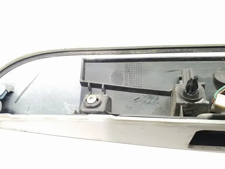 Nissan Juke I F15 (2010 - 2018) 908681KR6A Подсветка номера — фото 10