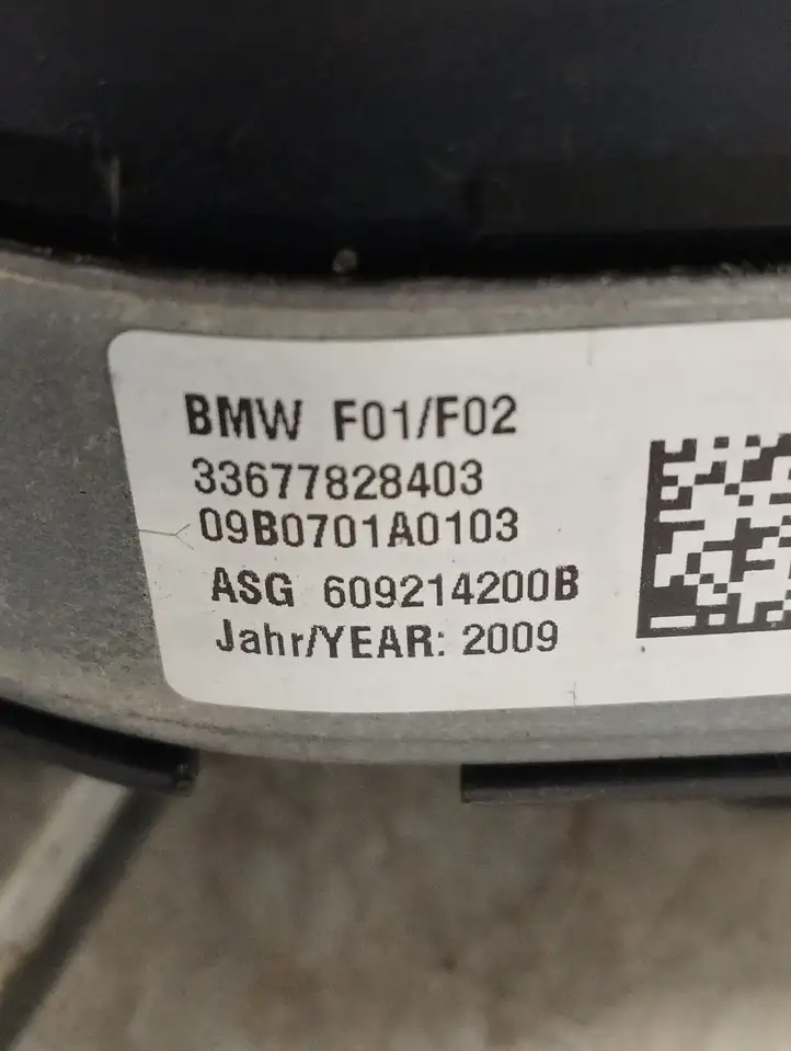 BMW 7 F01 (2008 - 2016) 33677828403 Подушка безопасности руля — фото 3