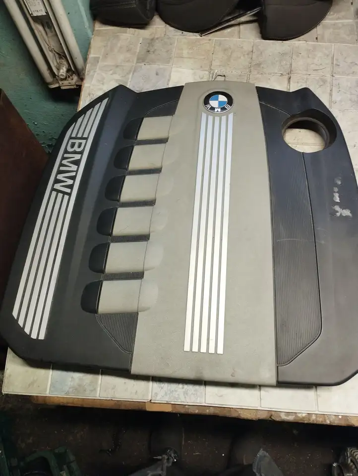 BMW 7 F01 (2008 - 2016) 13717802848 Крышка двигателя декоративная — фото 1