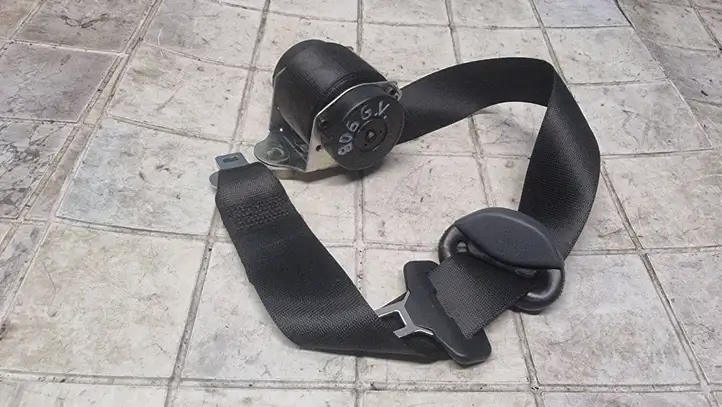 Mitsubishi Colt (2004 - 2008) MN108301XB Задний ремень безопасности — фото 4