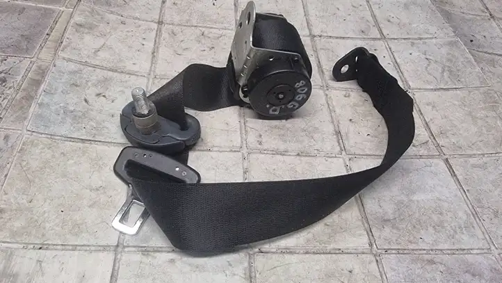 Mitsubishi Colt (2004 - 2008) MN108300XB Задний ремень безопасности — фото 4