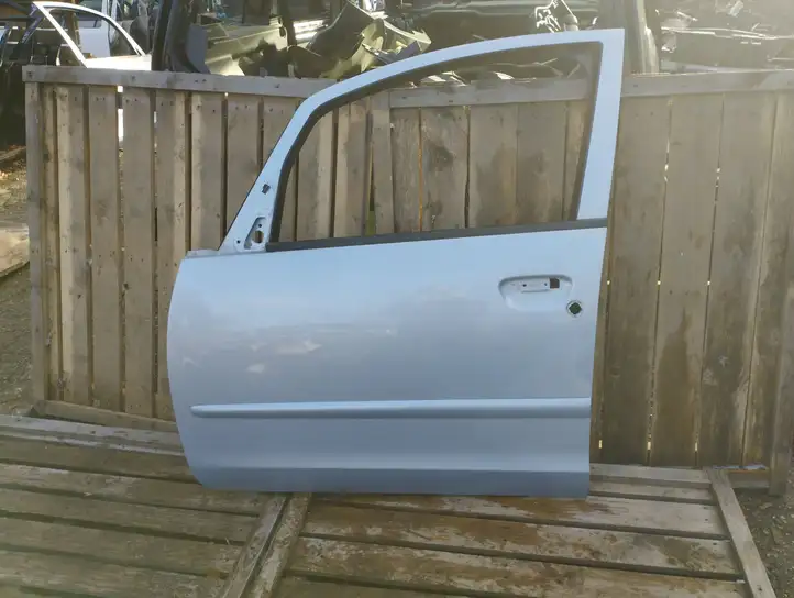 Mitsubishi Colt (2004 - 2008) Дверь — фото 1
