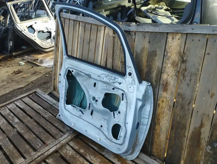 Mitsubishi Colt (2004 - 2008) Дверь — фото 6