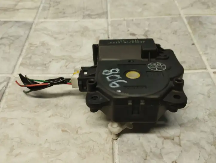 Mitsubishi Colt (2004 - 2008) AE0637008320 Двигатель задвижки потока воздуха — фото 4