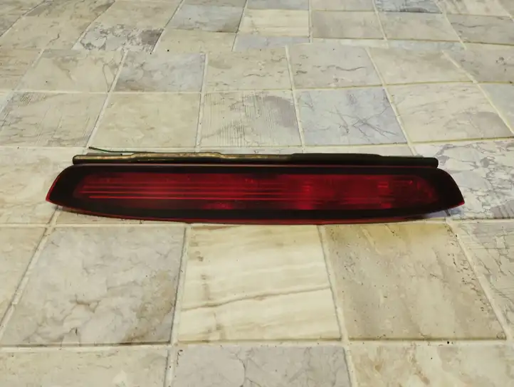 Toyota Corolla Verso E121 (2001 - 2004) 020002 Дополнительный стоп фонарь — фото 1