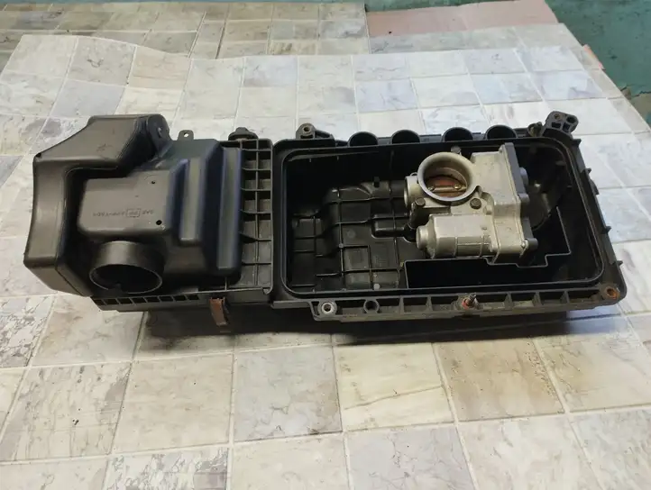 Nissan Micra (2003 - 2007) AX605 Крышка головки блока цилиндров — фото 1