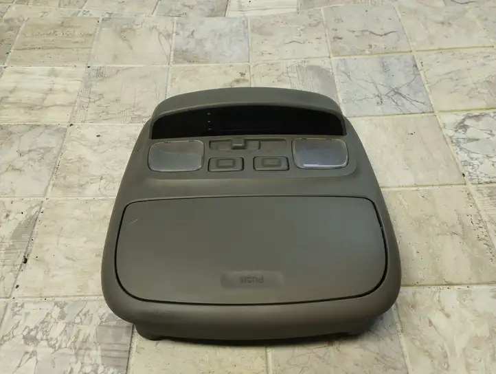 Hyundai Trajet (2000 - 2004) 928003A100 Передняя подсветка — фото 1