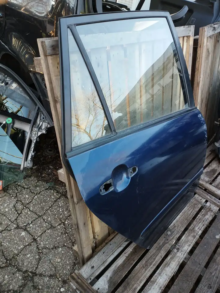 Toyota Corolla Verso E121 (2001 - 2004) Задняя дверь — фото 2