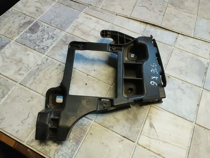 Audi A6 C7 (2011 - 2014) 4G9807393 Кронштейн угловой части бампера — фото 1
