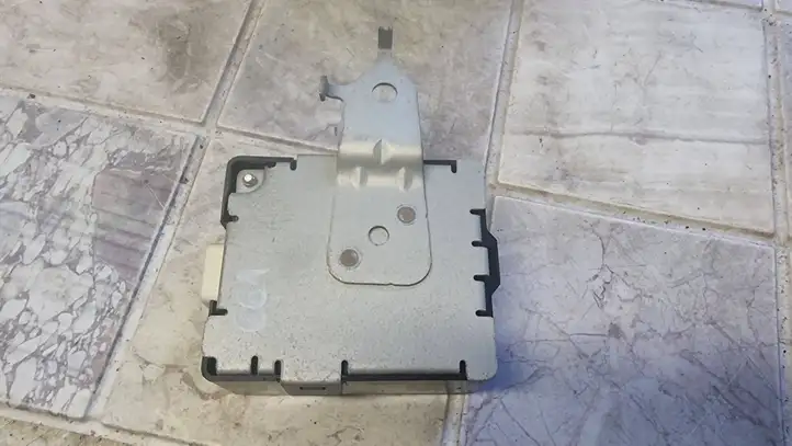 Toyota Yaris (2005 - 2009) 8974152170 Прочие блоки управления — фото 4