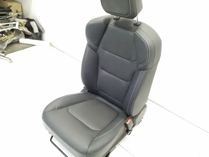 Isuzu D-Max (2019 - ) Переднее сиденье пассажира — фото 3