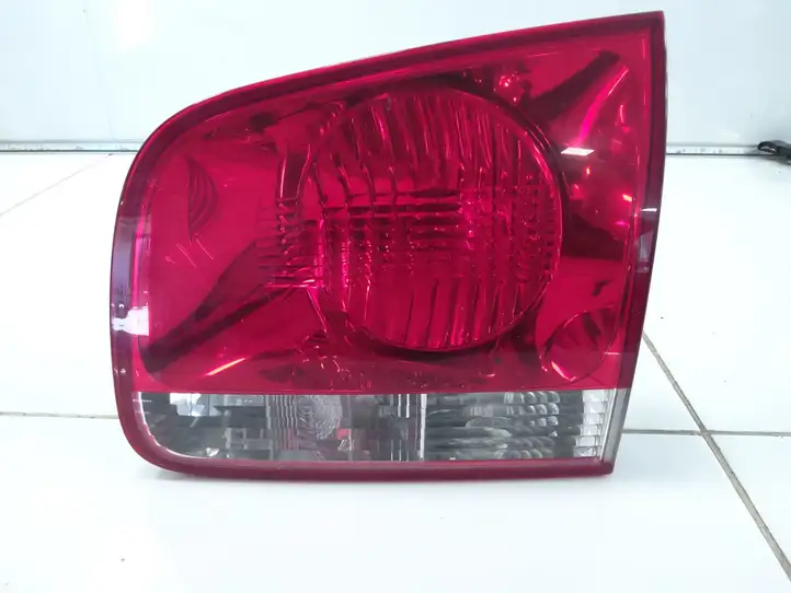 Volkswagen Touareg I (2002 - 2010) 716945094 Задний фонарь в крышке багажника — фото 1