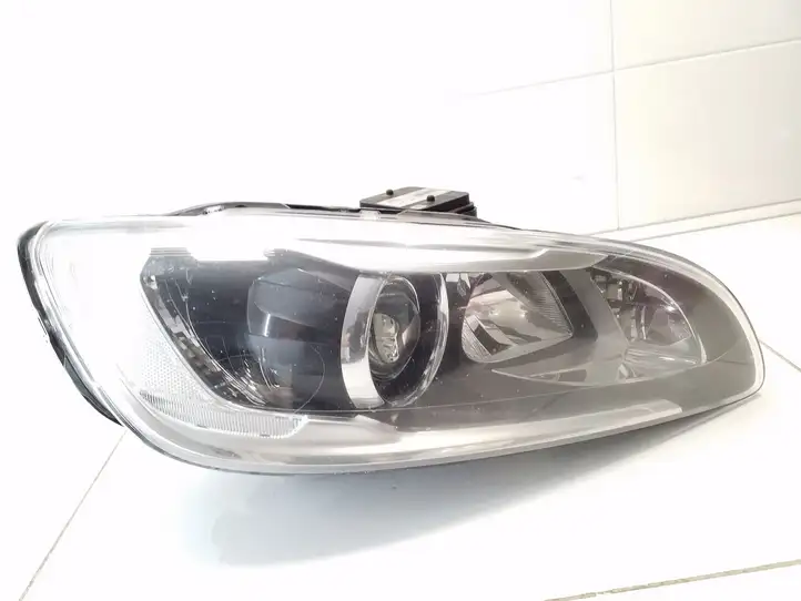 Volvo V60 (2013 - 2018) 31420109 Передняя фара — фото 3